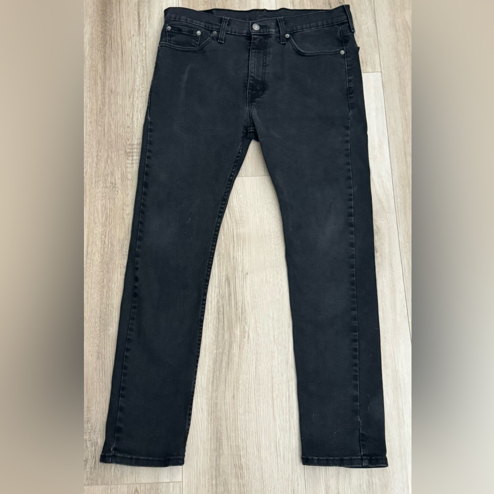 Mens Levis 33 x 30 great shape